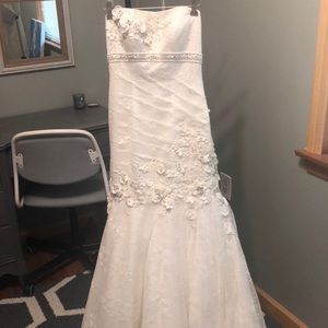 Oleg Cassini ivory wedding dress